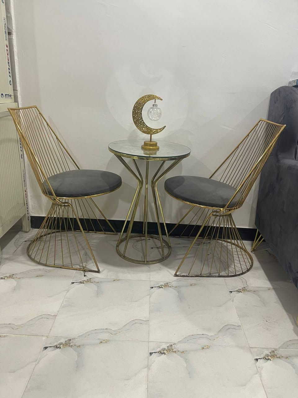 غراض منزلية للبيع
طخم ٧ مقاعد سعرة ٦٠٠
غرفة نوم ٧٥٠
براد ١٢٥
ميز طعام ٣٥٠
ثلاجة ٢٥٠
كاونتر وسنك سوكي ٣٠٠
ميز استراحه و كراسي ١٢٥


**إذا كنت صاحب هذا الإعلان وتريد حذفه لأي سبب، رجاءا أرسل رسالة إلى الدعم الفني**