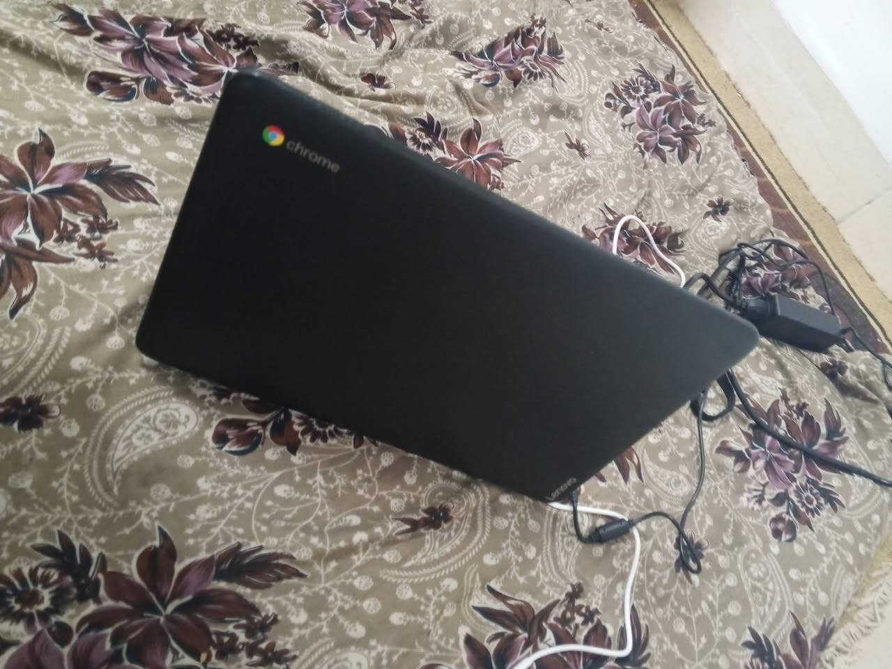 الموديل: Lenovo N42 Chromebook.
المعالج: Intel Celeron N3060.

الرام: 4 جيجابايت.

التخزين:128 جيجابايت eMMC.

الشاشة: 14 بوصة HD.  + كامره +بطاريه تكفي 10 ساعات +ويندز 10برو + كيبورد عربي انكليزي قيم واخذ توصيل اكو لكل المحافضات هذه رقمي ***********
