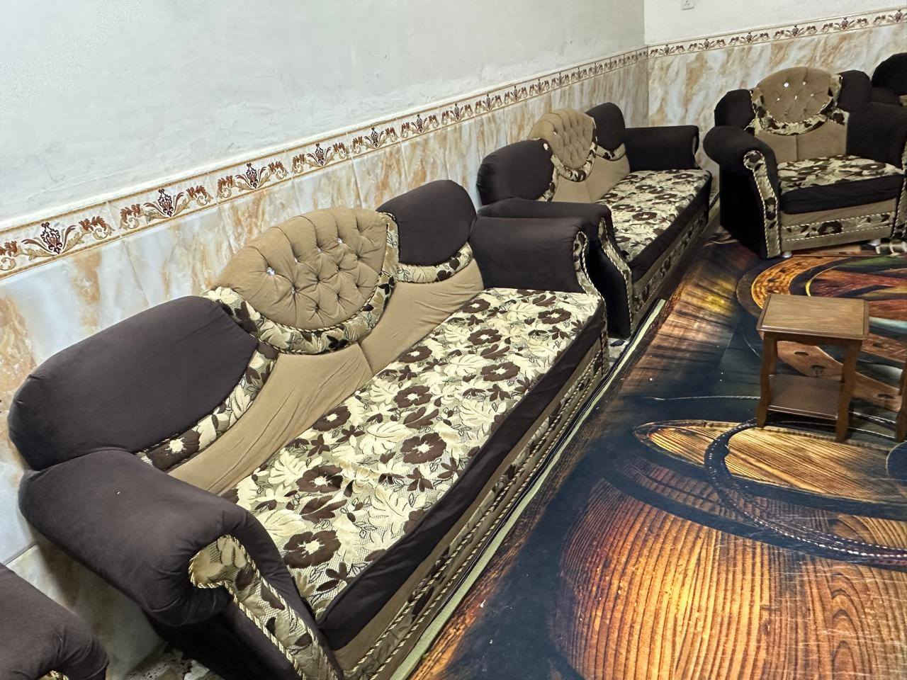 تخم قنفات 10 نفرات للبيع
مستخدم سنتين بس نوعية جيدة
خشب وسفنج درجة أولى
السعر 450 وبي مجال بسيط
واتساب
***********
اتصال
***********
