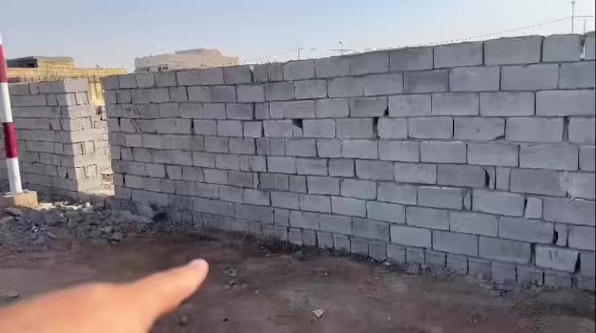 عرصة داخل مجمع الجامعة النموذجي الحاج حيدر هندي بداية المجمع مساحة 300 متر واجهيه 13.35 
الاستفسار اكثر 
***********
