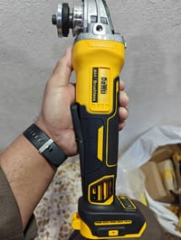 للبيع كوسا ديوالت امازون وياها بطاريه فقط بدون شاحن السعر 70 ويا التوص...