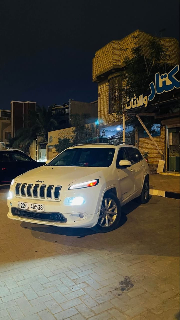 جيب بزون 2017 سته سلندر لمتد فول مواصفات للاخير  
باورناما كامله تفتح قطعتين كشنات جلد تبريد تدفئه كشنات و ستيرن و مري جانبيه وضعيات قياده شاشه و كامره بلاديه و هواي مواصفات رقم اربيل باسمي تحويل جديد سنويه ل30 
125 ورقه 
***********
مكان السياره البصره Singapore
