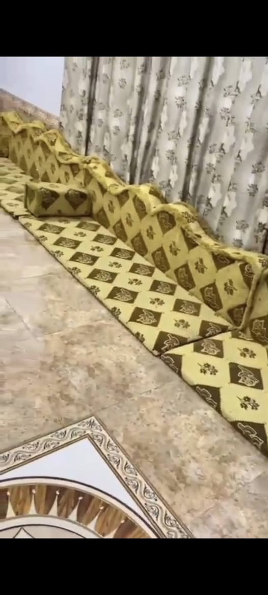 جلسه عربيه للبيع 18 متر 9 دواشك و9 تجوات ضهر و8 منادر نضيفه تسكام سفنج حبيبات مضغوط السعر 225 وبيه مجال شراي خاص او واتساب *********** مكاني شاميه حي الجمهوري مقابل مدرسه الهدى يوجود توصيل ديوانية, القادسية
