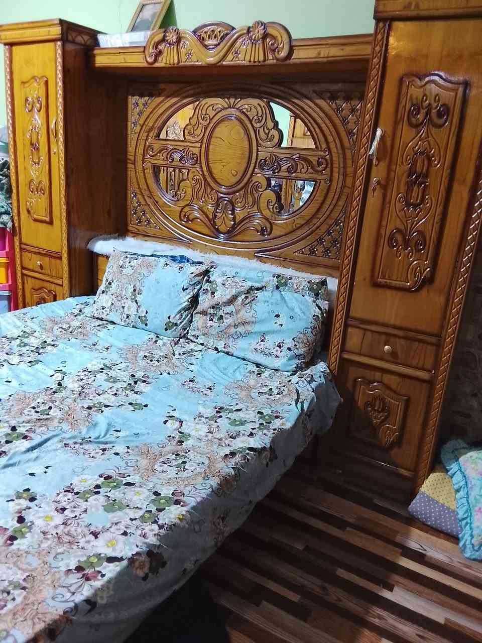 غرفه للبيع صاج سته بوب استعمال قليل المكان القرنه الشرش*********** السعر مليون و350
