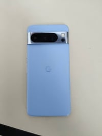 بكسل ٨ برو • ٢٥٦ • نظيف