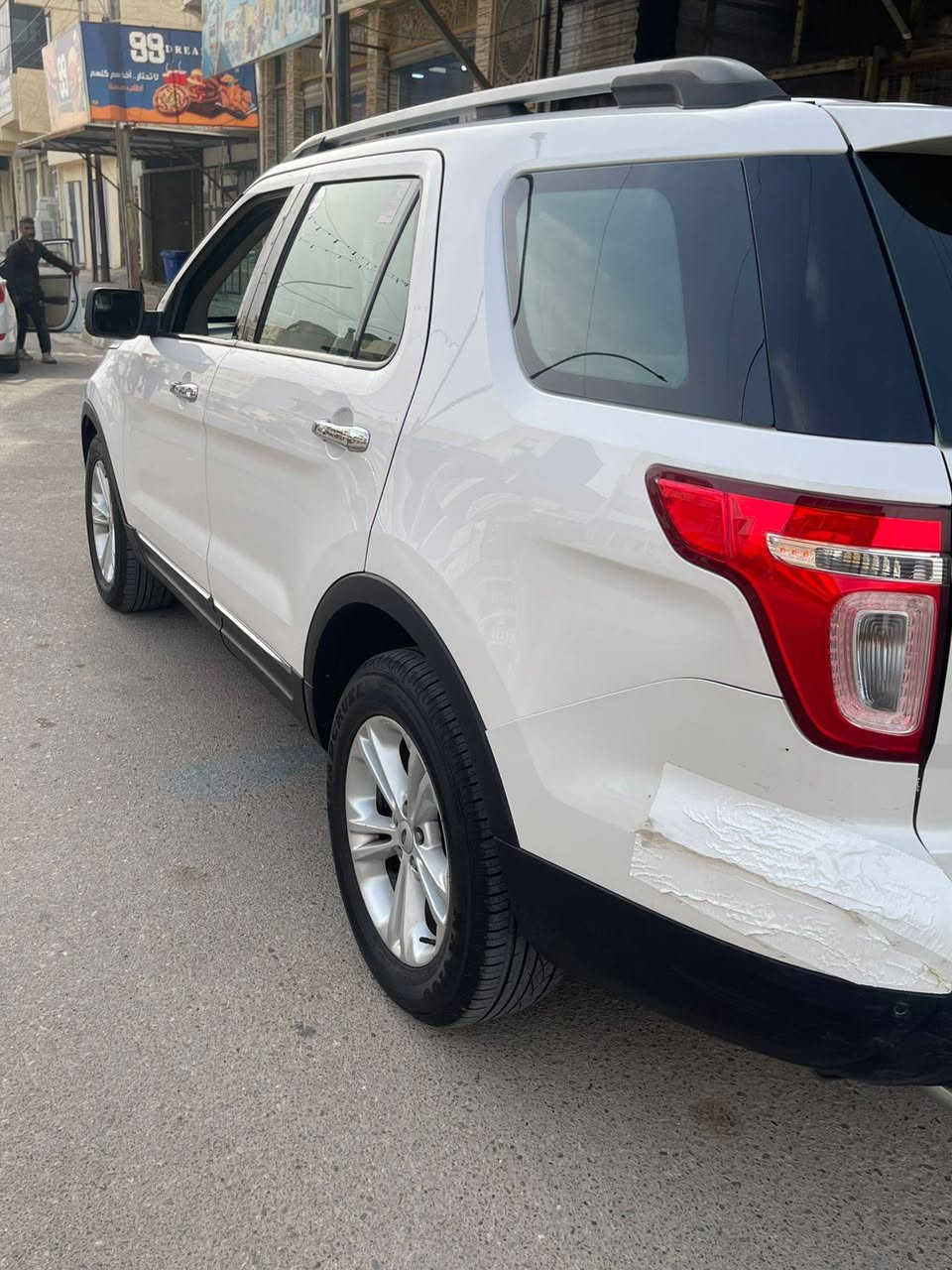فورد اكس بلور خليجي شركه نيفا ٢٠١١ رقم سليمانيه الجديد
بيها هوايه مواصفات
مابيها اي نقص  مكفوله من الضربه والصبغ  فقط بيها بارد أسفل الباب
اريد مراوس مع بيك اب دبل قماره
عنوانه السياره الانبار الرمادي


**إذا كنت صاحب هذا الإعلان وتريد حذفه لأي سبب، رجاءا أرسل رسالة إلى الدعم الفني**