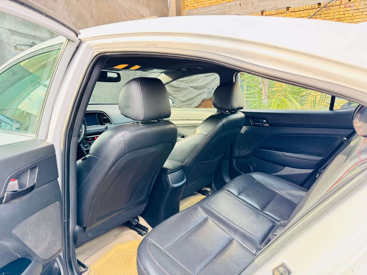 النترا وراد امريكي 2018 سبورت تيربو فول مواصفات بدون تبديل صبغ جاملغ السايق وحافة البنيد فوك اللايت مثل ما موضح صور الحادث ماشية 135 مكانها ناصرية -الغراف جاهزة ما تصرف عليها ربع دينار رقم والسنوية جديد غير المعروضات ب 137 وبيها مجال بيع او مراوس بأمريكي مرمز ما يهم 
*********** ناصرية, ذي قار
