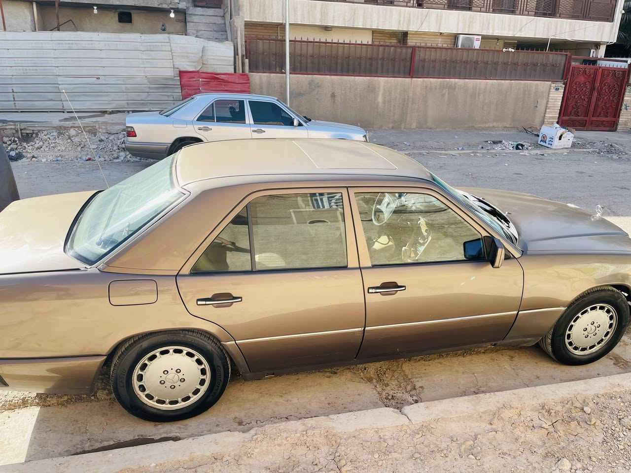 السلام عليكم مارسيدس دب موديل 88مكينه بلاد قنكبوت قبق اسود السياره حلوه وكل نقص مابيها مثل ماموضح بل صور خير مكينه خير من الله تخم تاير جديد صدر جديد رقم بغداد دولي جديد تحويل ثاني يوم السعر 73وبي مجال بسيط مكان بغداد


**إذا كنت صاحب هذا الإعلان وتريد حذفه لأي سبب، رجاءا أرسل رسالة إلى الدعم الفني**