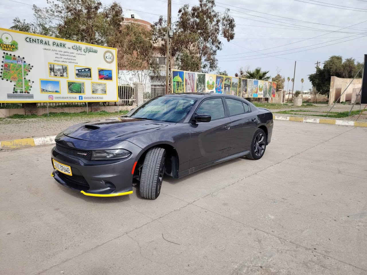 الموديل 2018  
لون نفطي 
‏رقم سليمانية 
تايرات جدد    
‏‎المحرك : V6.  3.6L 
‏‎سياره جديده ونظيفة بدون مصروف 
‏‎شاشه كبيرة مع نظام ملاحة GPS 
‏‎ مقعد امامي كهربائي 
‏‎ حساسات مع مانع تصادم خلفي . 
‏‎ تشغيل عن بعد 
‏‎ محدد سرعة 
‏‎ ‏‎كاميرا خلفية
ضرر موضح في الصور 
السعر 230 
رقمي *********** اني مكلف بنشر خابر ابو سياره كركوك, العراق
