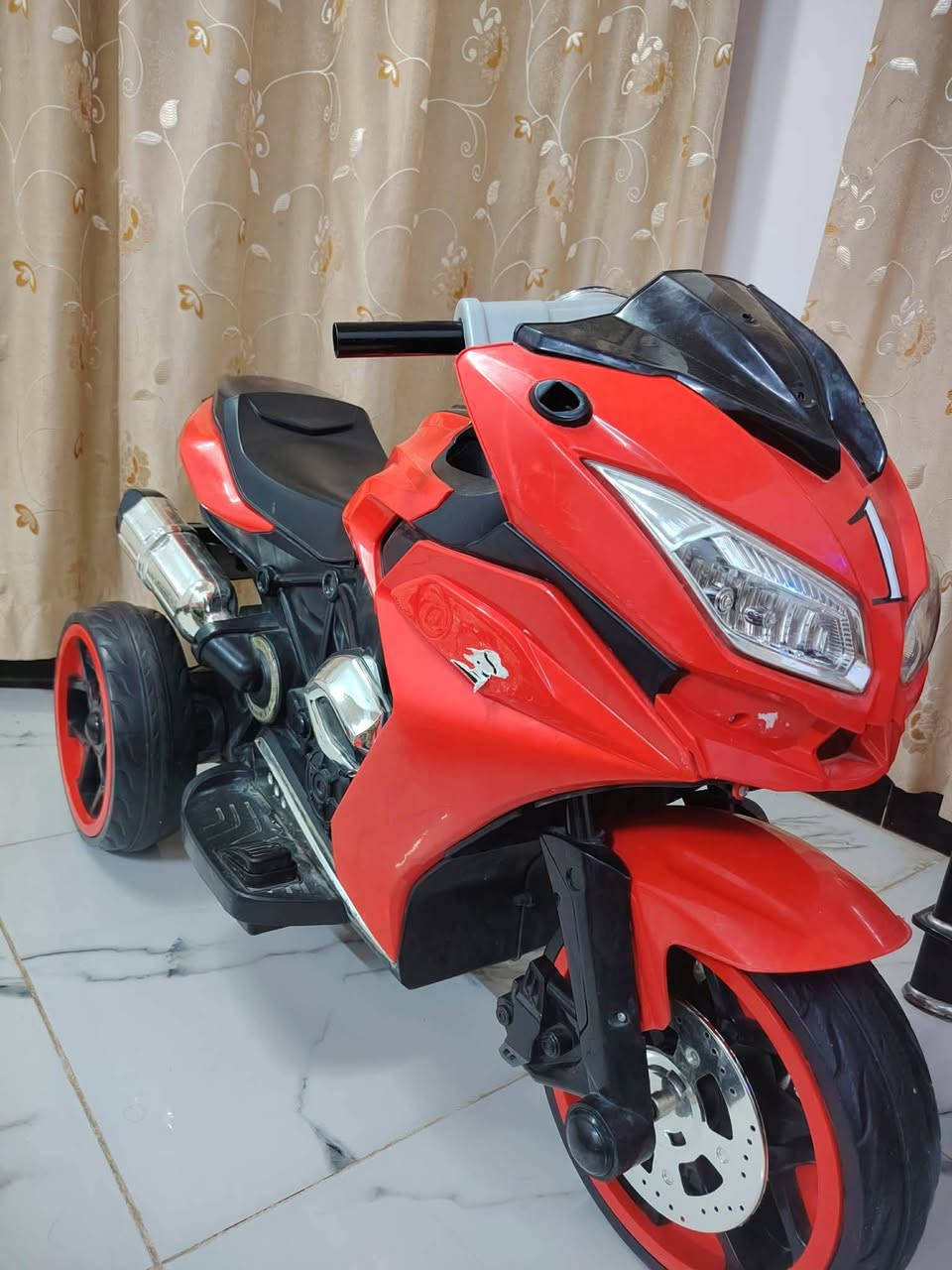 ماطور شحن أطفال
كهربائيات كامله شغال
السعر 60


**إذا كنت صاحب هذا الإعلان وتريد حذفه لأي سبب، رجاءا أرسل رسالة إلى الدعم الفني**