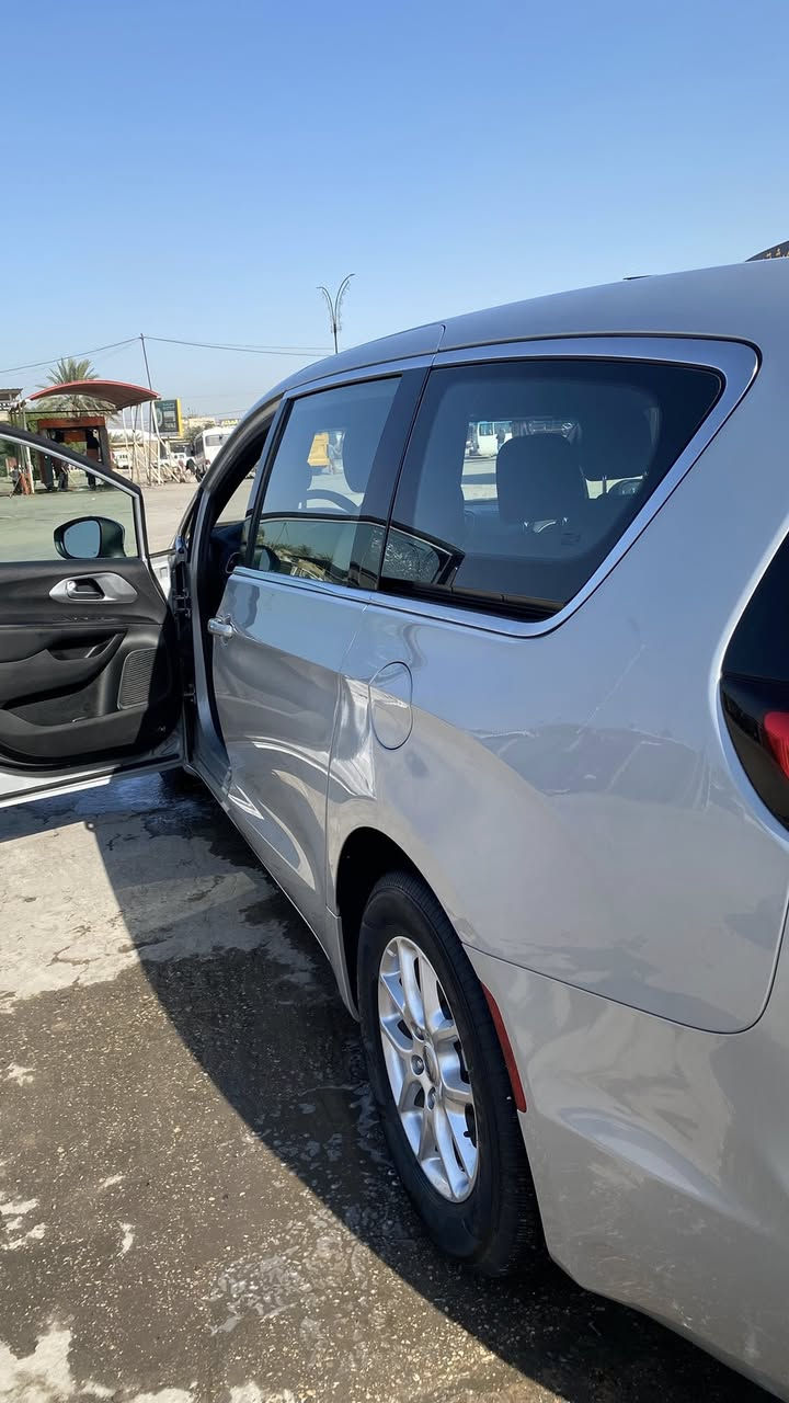 السلام عليكم ورحمة الله وبركاته
باسفيكا بانزين ٢٠٢٣  للبيع 
رقم بغداد باسمي 
حادثها تگدر تتاكد منه من خلال رقم الشاصي المرفق مع الصور
ماشية تقريباً ٧٦ الف كيلو متر
مكانها بابل
سيارة معروفة مواصفاتها
واي تفاصيل اني حاظر
السعر ٢١٠ $
واتس
***********
