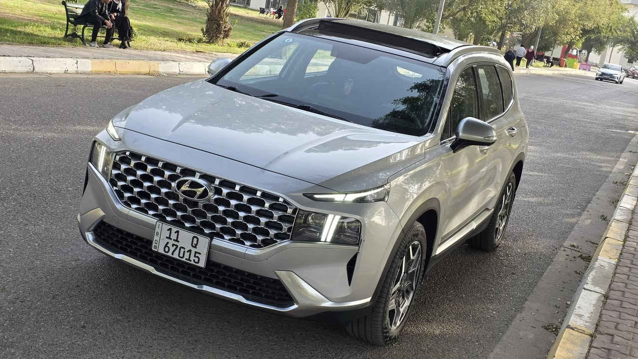 السلام عليكم للبيع هونداي سنتافي ♕2023♕ خليجي تحويل مباشر
فول موصفات 
داخل جلد اسود بلادي
4 كامرات 
3 قطع تبريد 
7 راكب 
بانوراما
محرك 6 سلندر 
ماشية 23 الف
بصمه تشغيل عن بعد كشنات كهرباء السيارة جديدة بمعنى الكلمة

السعــر 277$

موقع السيارة بغداد الدورة او الجادرية

للأستفسار الاتصال 
***********
***********
