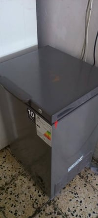 عندي مجمده للبيع جديده استخدام اسبوع السعر 150 الاتصال بالرقم077092231...
