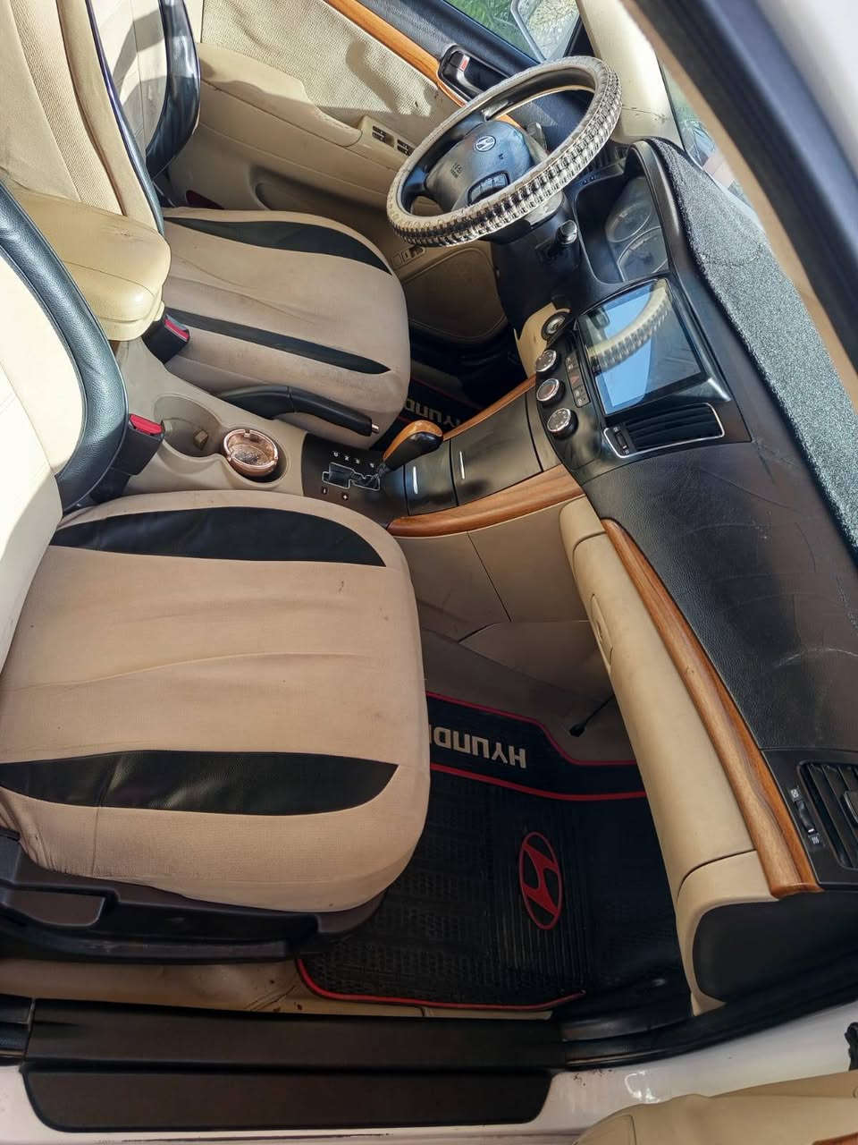 السلام عليكم سونتا 2010 وارد امريكي الون ابيض كلين سيارة باسمي تحويل مباشر محرك 2400 رقم صلاح الدين الماني صاحب السيارة ***********
