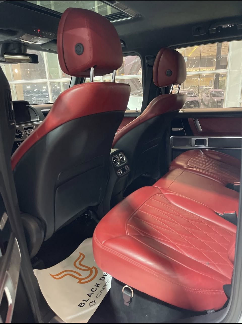 جي 63 بلاك اديشن 

مكفولة كفالة عامة من كلشي مغلفة بالكامل
ماشية 46 الف حقيقي كليو متر 

داخل احمر دزاينو دشبول شاشة متصلة درع امامي تنتة شاموا دبل ماوس سلايد روف 

سيارة جديدة جدا مابيها اي ملاحظة 
رقمها بغداد تحويل مباشر 
و ضمان دولي 

كير و محرك مكفولات من فتح و شد 
و مكفولة من الإنتربول 

مكاني بغداد 

***********
