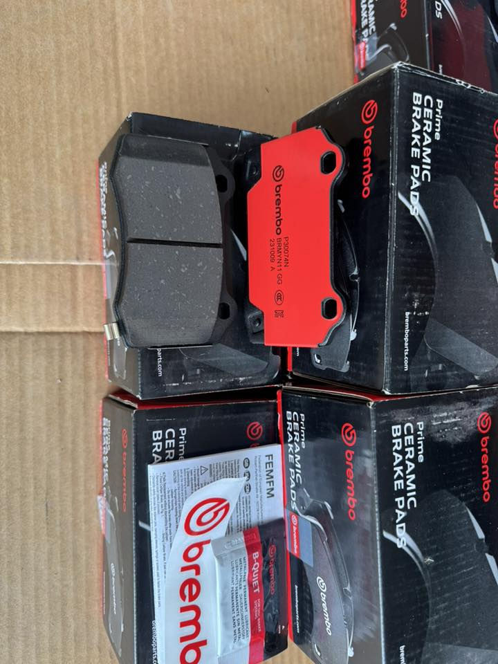 يتوفر لدينا
دسكات برمبو _brembo اصلي وكاله 
مع ضمان حقيقي (50000 كيلومتر )
يتوفر لجميع انواع سيارات الامريكيه 
(جارجر +جالنجر +اوباما +جيب +دورنكو +تاهو +يوكن )
الفرع الاول السنك مقابيل كراج الغفران محل 
محلات محمد سليم 
الفرع الثاني شارع فلسطين تقاطع نخله قرب مطعم قدوري 
شركه جبل علي 
***********
