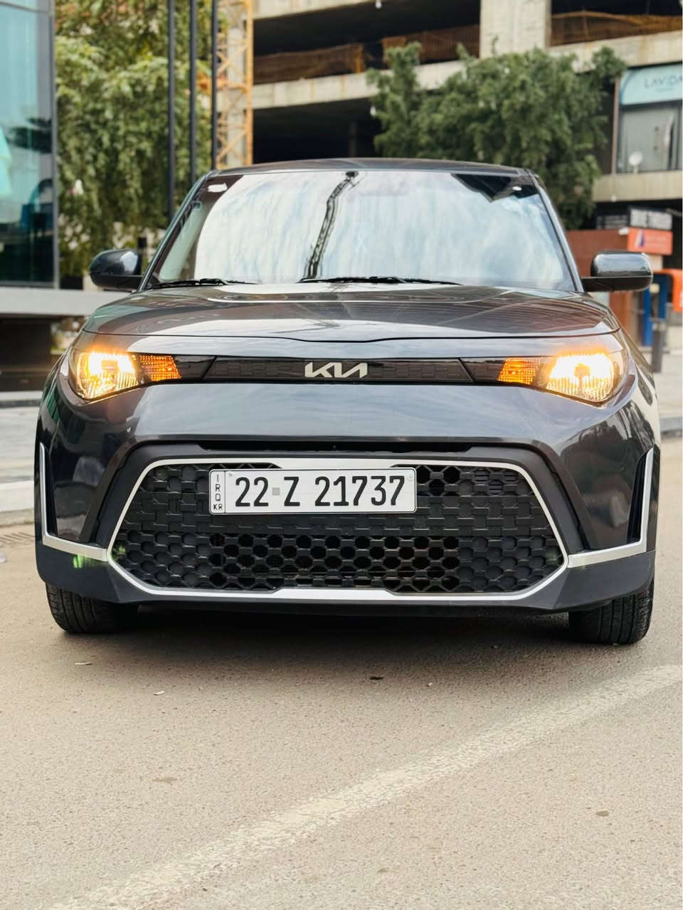 السلام عليكم 
كيا صول 
٢٠٢٣ 
ماشية ٤٩ ميل 
جاملغ بنيد 
ايرباك سترين 
المواصفات معروفة 
مكان السيارة اليرموك 
*********** بغداد, العراق
