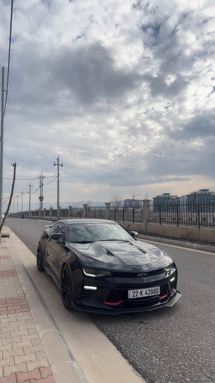 للبيع Camaro SS 
📍 الموقع: سليمانية  
📅 الموديل: [2017]  
⚙️ المحرك: [٨ سلندر ]  [گير ٨ نمر] 🔥 
📏 الممشى: [٦٩ ألف]  
🎨 اللون: [اسود]  

✨ المواصفات:  
- شاشة جبيرة
- كاميرا خلفية  
-كشنات كهرباء   
- تشغيل بصمة
-٤ وضعيات قيادة [تورينك، سبورت، تراك، ثلج]
-وضعيات ستيرن [سبورت، كومفورت]

✨ الاضافات:
-دعامية Red S
-سبويلر SS بلادي
-بگ لايت بلادي ليد
-حلوك صالنصا كورسا اصلي
-ويالة 1LE 

🛠️ الحالة:  
حادثها جاملغ سايق و نص باب السايق و جاملغ خلف السايق صبغ. اقل الشبر من البنيد صبغ بس البنيد بلادي. بدون قطرة دواخل و الايرباكات سليمة.

💰 السعر جداً مناسب اتصل و تدلل

📞 للتواصل: واتساب
0️⃣7️⃣7️⃣0️⃣ 4️⃣7️⃣5️⃣ 4️⃣5️⃣ 3️⃣3️⃣

Camaro SS
📍Shwen: [Slemani]
📅 Model: [2017]
⚙️ Makina: [8 pston / 8 ger] 🔥
📏 Roishtn: [69 hazar]
🎨 Rang: [Rash]

✨ Mwasafat:
-Shasha gawra
-Camera w 7asay dwawa
-Kushni karaba
-Basma w shaxal
-4 mode lexurin [Tour, Sport, Track, Snow]
-Mode sukan [Sport, Comfort]

✨ Jwankary:
-Da3amy Red S
-Balli SS asli
-Bag layti LED bilad
-Sara salonsay Corsa asl
-Wheel 1LE asl Two Size

🛠️ Da3m:
Chamalaxi sayaq w niw dargay sayaq boyaxa, lagall chamalaxi dway sayaq, kamtr la yak bst la bonitakaya haya boniti bilada. Be naw grtn be shansy be airbag. 

💰Nrxi zor gwnjaw w xwar bazar 

📞 Whatsapp:
0️⃣7️⃣7️⃣0️⃣ 4️⃣7️⃣5️⃣ 4️⃣5️⃣ 3️⃣3️⃣ السليمانية, العراق


**إذا كنت صاحب هذا الإعلان وتريد حذفه لأي سبب، رجاءا أرسل رسالة إلى الدعم الفني**