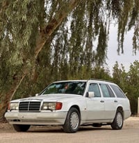 مرسيدس ستيشن • ١٩٨٧ • بدون صبغ