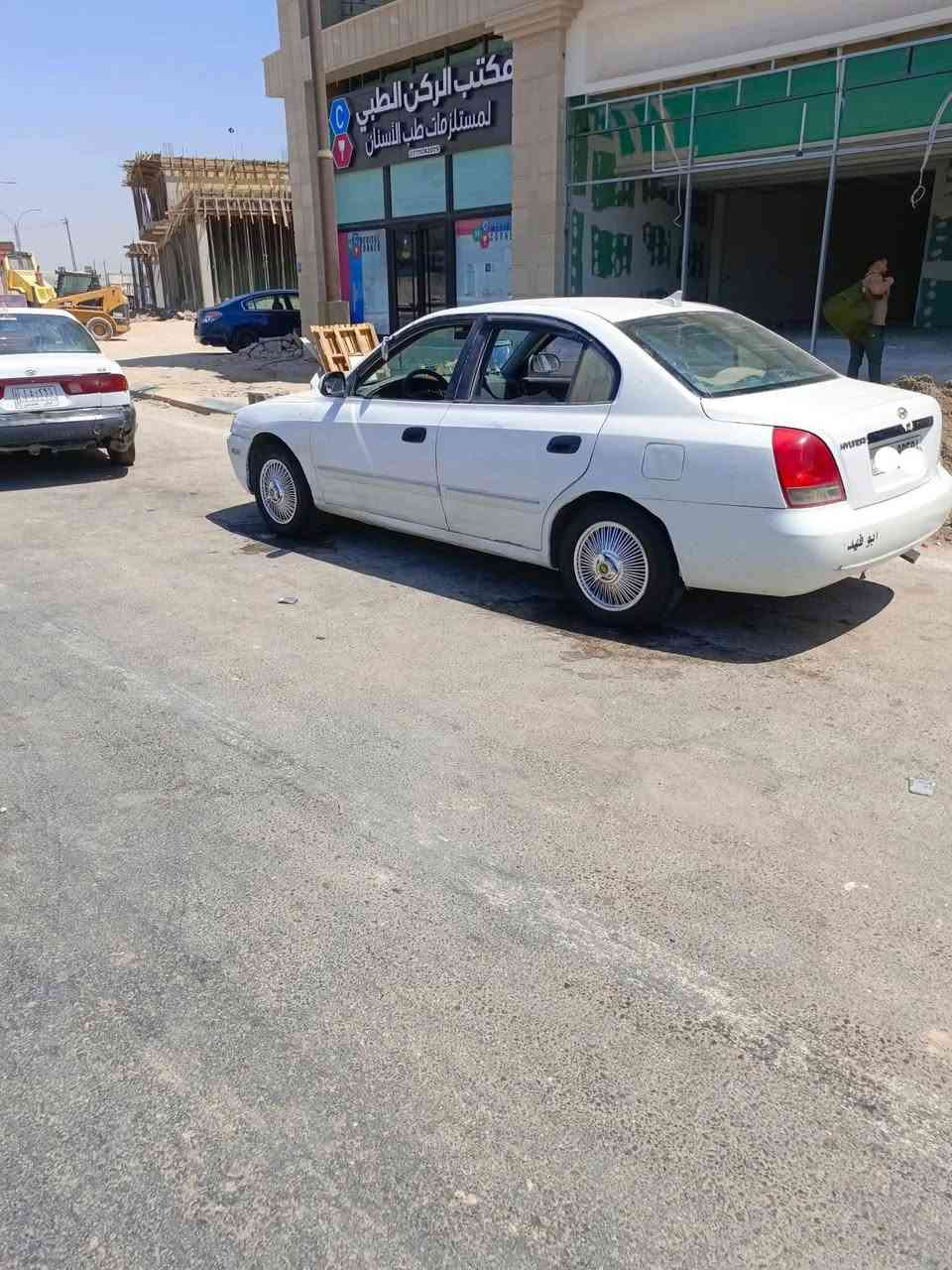 انترا 2001 رقم بغداد
سنويه منافذه  جاهزه من كلشي نقصها بس تبريد  مكان سياره ديالى  ومراوس حسب القناعه 

***********

السعر ٥٢ وبيها مجال
