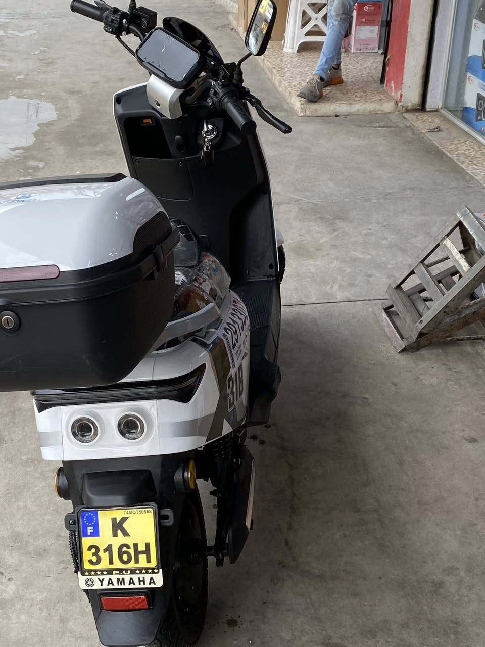 ‏السلام عليكم ماطور شحن 318 نظافة 95‎%‎ بطاريات جديد مبدل تايرات جديد بيع مستعجل السعر 650 الف ومجال  ***********
