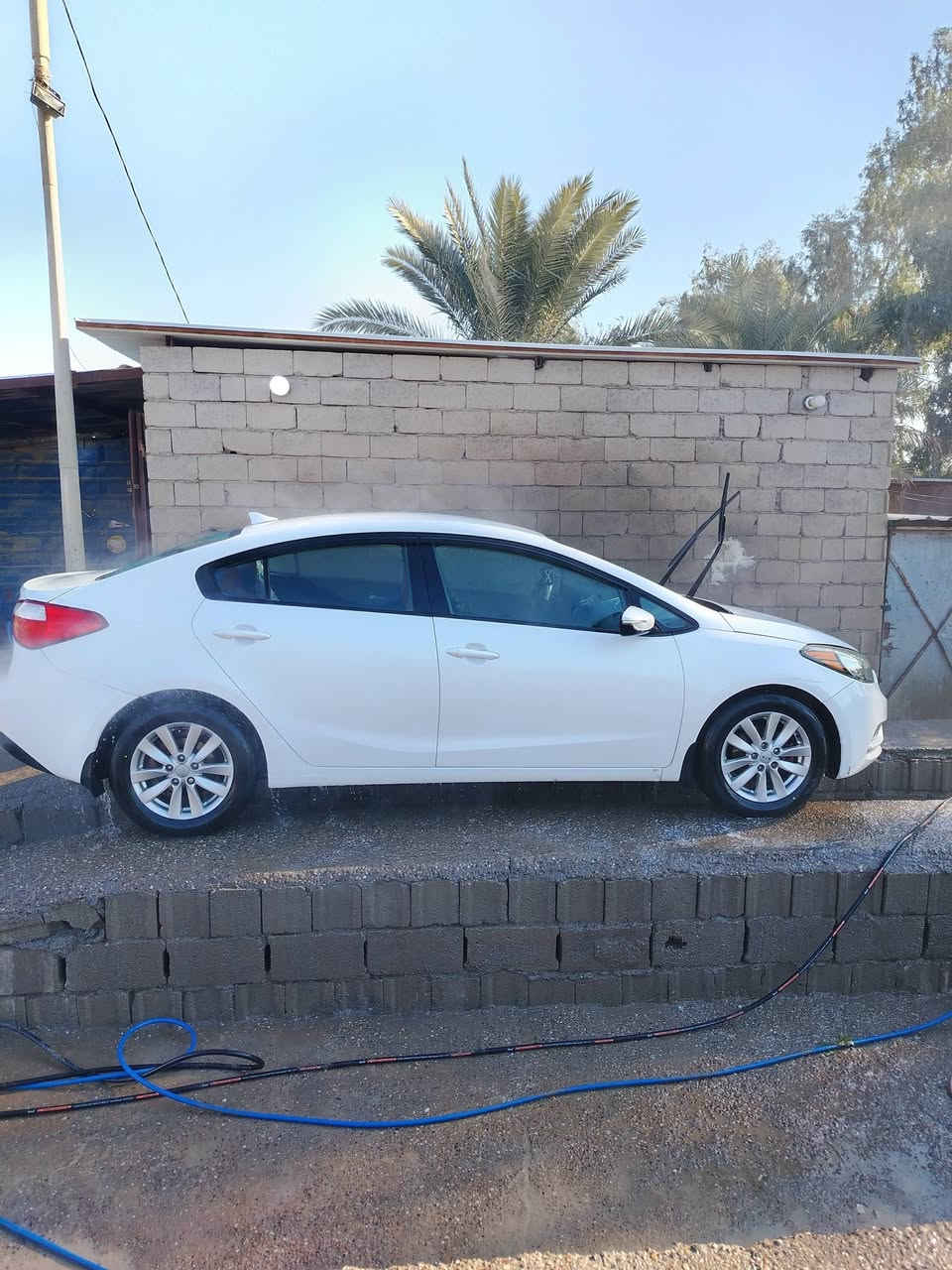 كيا فورتي ٢٠١٤ ابيض رقم ديالئ الضرر قبق جنطه فقط محرك ٢٠٠٠ دوش السياره جاهزه برغي مابيه نقص السعر ١٢٠...  مكاني ديالئ ***********
