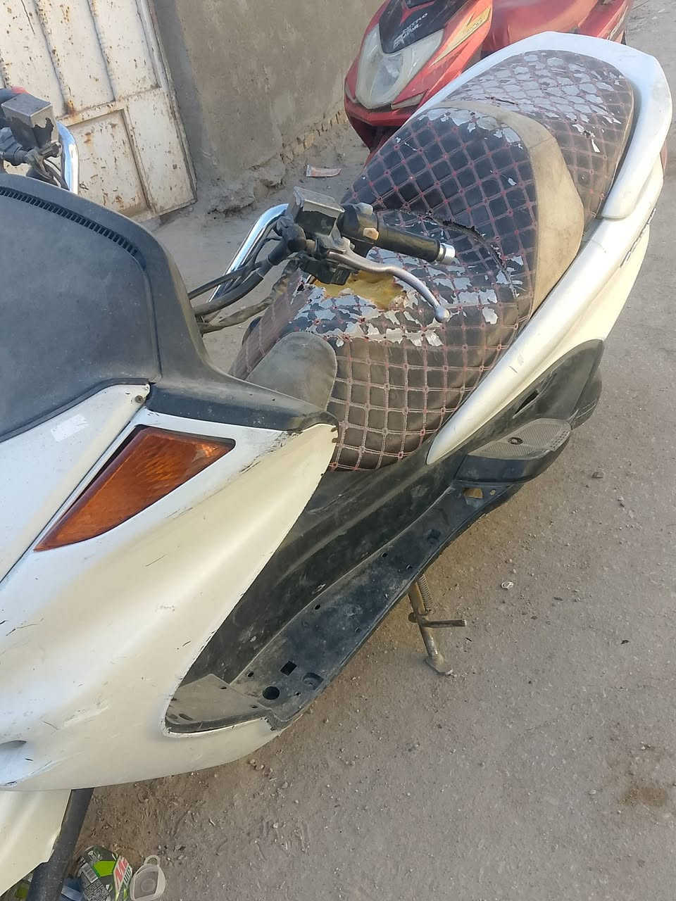 السلام عليكم ورحمه الله وبركاته دراجه لبيع كلشي مابيه عوزه باتري فول مواصفات السعر 450بيه مجال المكان الشامية حي العسكري الغربي لمو شاري لا يطب الرقم ٠٧٧٧١١٤٠٤٨


**إذا كنت صاحب هذا الإعلان وتريد حذفه لأي سبب، رجاءا أرسل رسالة إلى الدعم الفني**