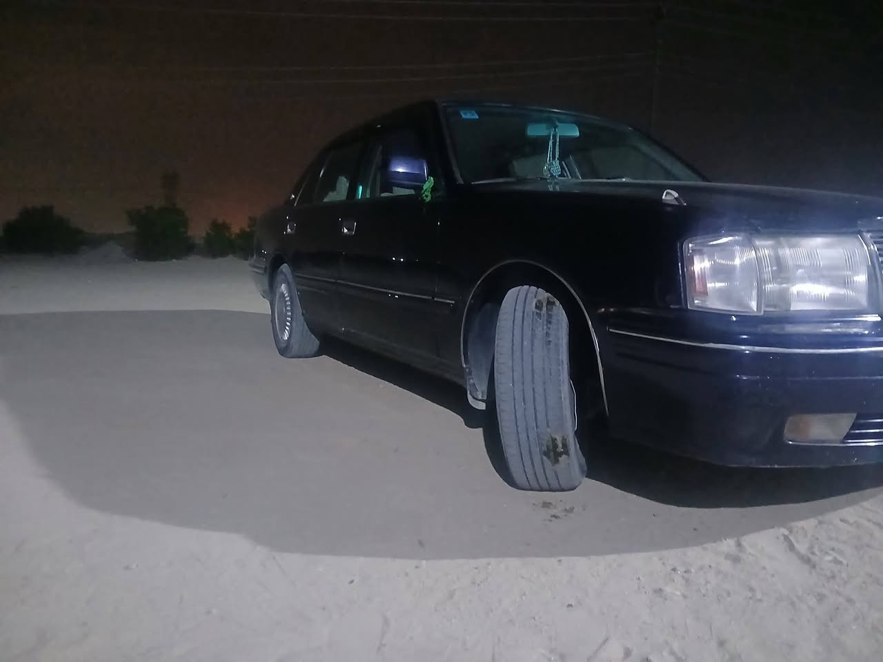 سلام عليكم راس الثور البيع1999مكفوله كفاله عامه من الكصه والنكل جذه السياره الشراي يراسني***********
