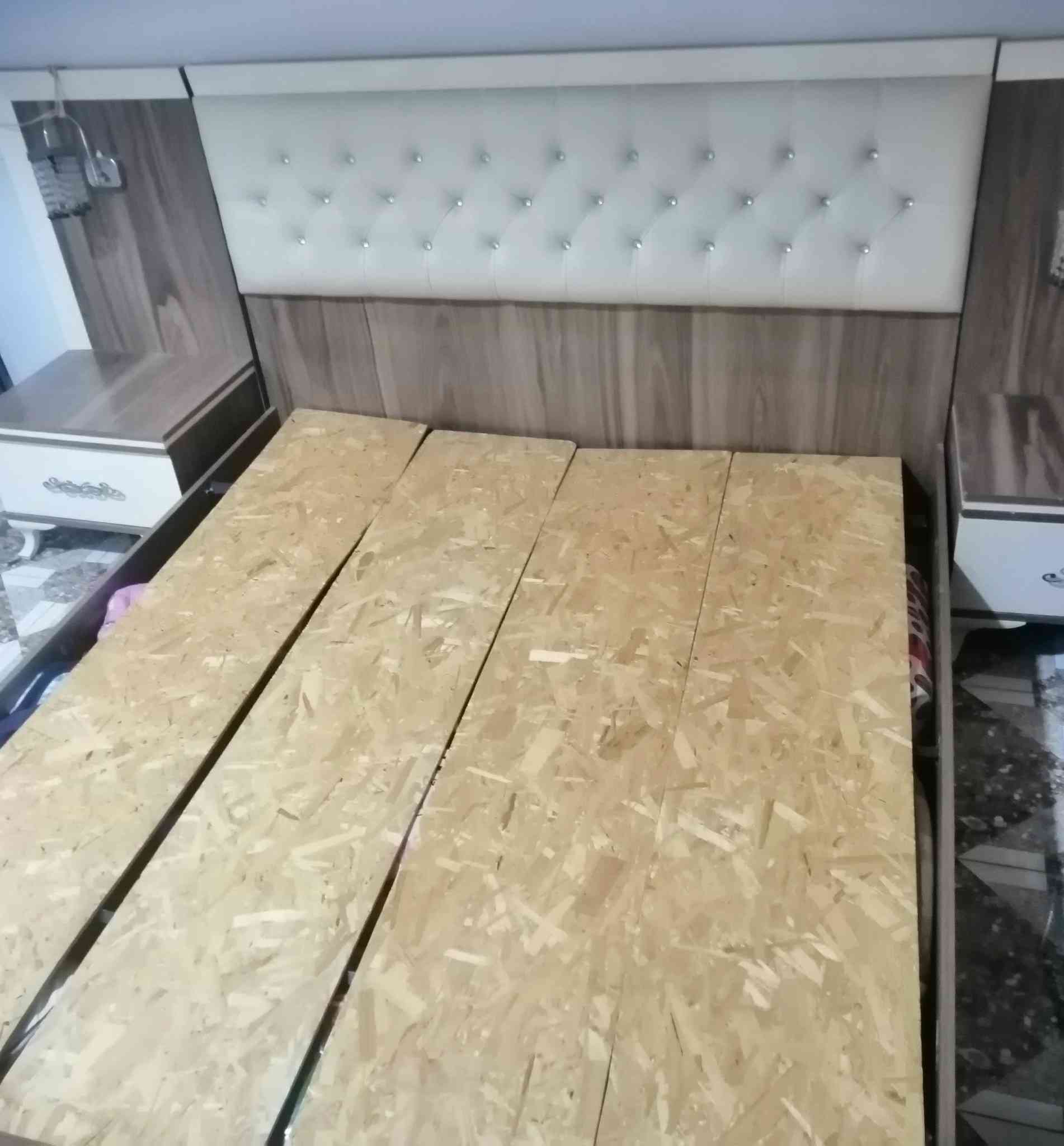 بيع سريع سرير نوم سعره ١٥٠ الف للبيع للتواصل ***********
