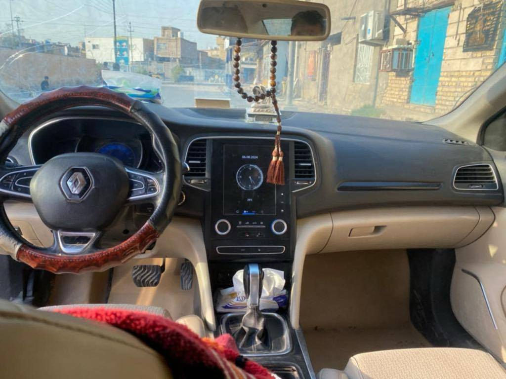 السلام عليكم
رينو فرنسي ٢٠١٨ فول مواصفات ١/١
بصمه
تحكم ستيرن
شاشه كبيره
تخم تايرات جديد
اير باك
ترحيب
السياره فتح وغلق تلقائي
بدون مادوس  البصمه
المكينه اربعه سلندر سنترا
١٦٠٠
ماشيه ١١٠ الف كيلو
سياره شخصية
سايد بريك دگمه
فتحة بانوراما
تبريد قطعتين..السعر75 وبيه مجال***********
