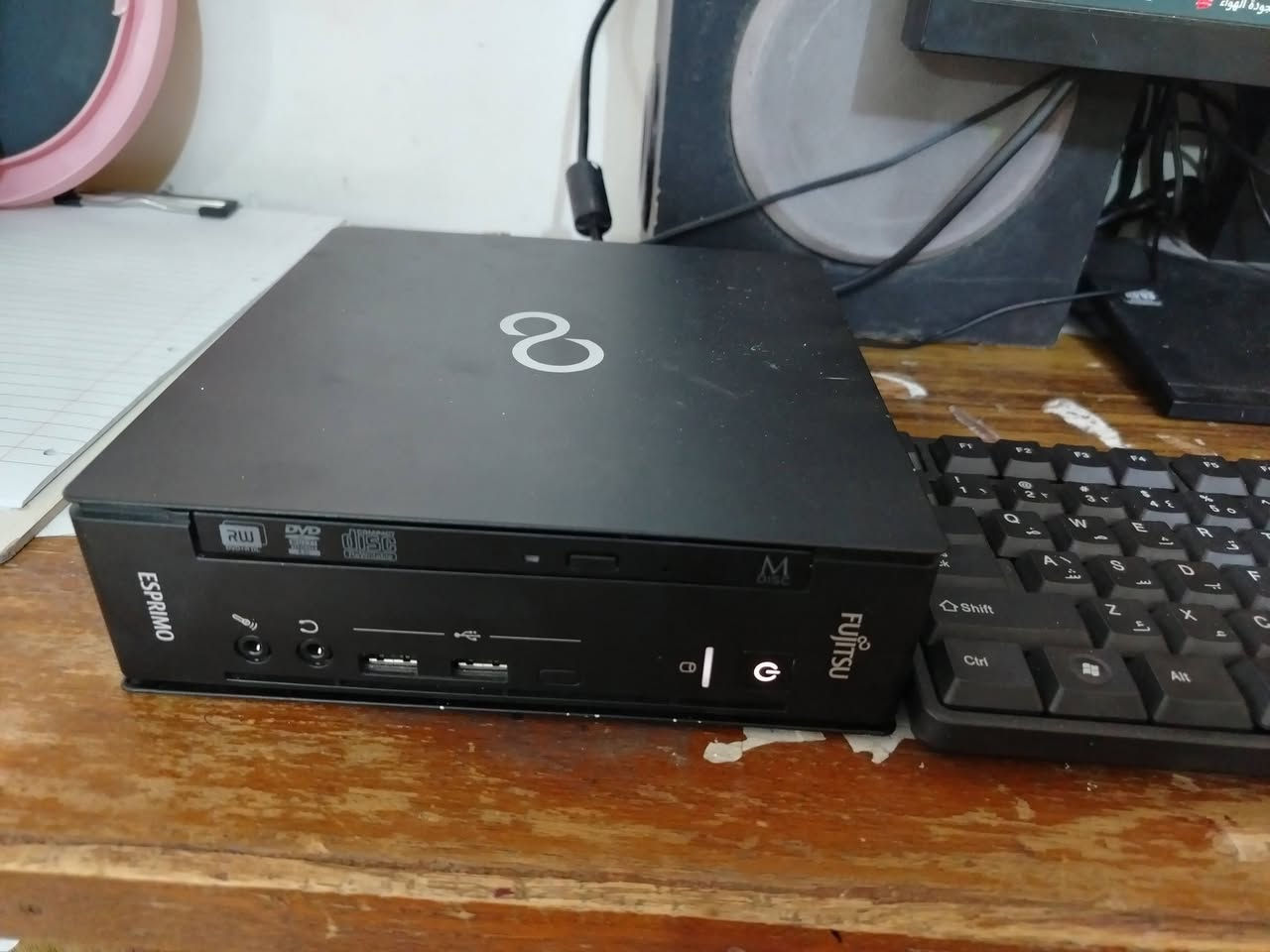 core 3   the Gen8  جيل الثامن
ram 16 GB 

هارد 256 ssd 

كارت شاشه 8GB شير

وندوز 11 pro 

قارء اقراص DVD

6 مخرج usp
wifi. blotooth

شاشه مونتر acer 24 ful hd 

تشغيل برامج هندسه ومونتاج والعاب 

السعر 200 🔒

***********
