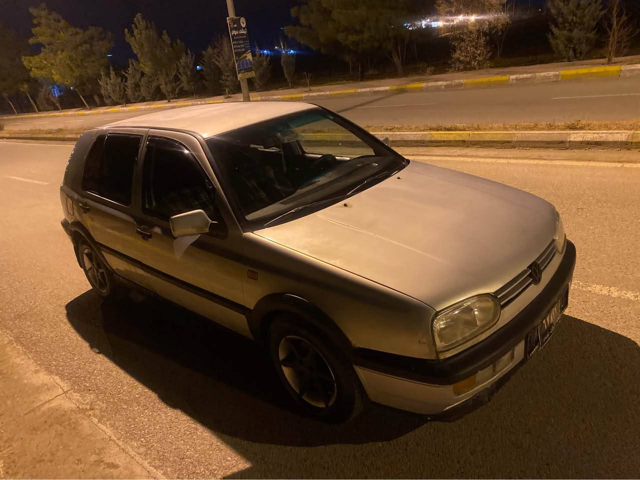 گؤڵف بؤفرؤشتن ئارم پلاسيك هه ولير به شه رتي ئه وه ليات و موسو براوه سه نه ويشي له گه له مؤديل ٩٢ مه كينه جيتا ١٨ گير عادي به شه رتي گيرومه كينه ته قه و ره قه چركه ي تيا نيه كاره باي كامل مه زبوت ده عمو ليدراوي نيه رزيوي نيه چوار تايه ي تازه ي له ژيره سه ياره كه ده رو ناوي نمونه يه له جواني جام كاره باي گه رميو فلچه و لايتو هه موو گياني مه زبوته سعري ٣٤ گه لاو مه جال..ژماره (***********) دخان, السليمانية
