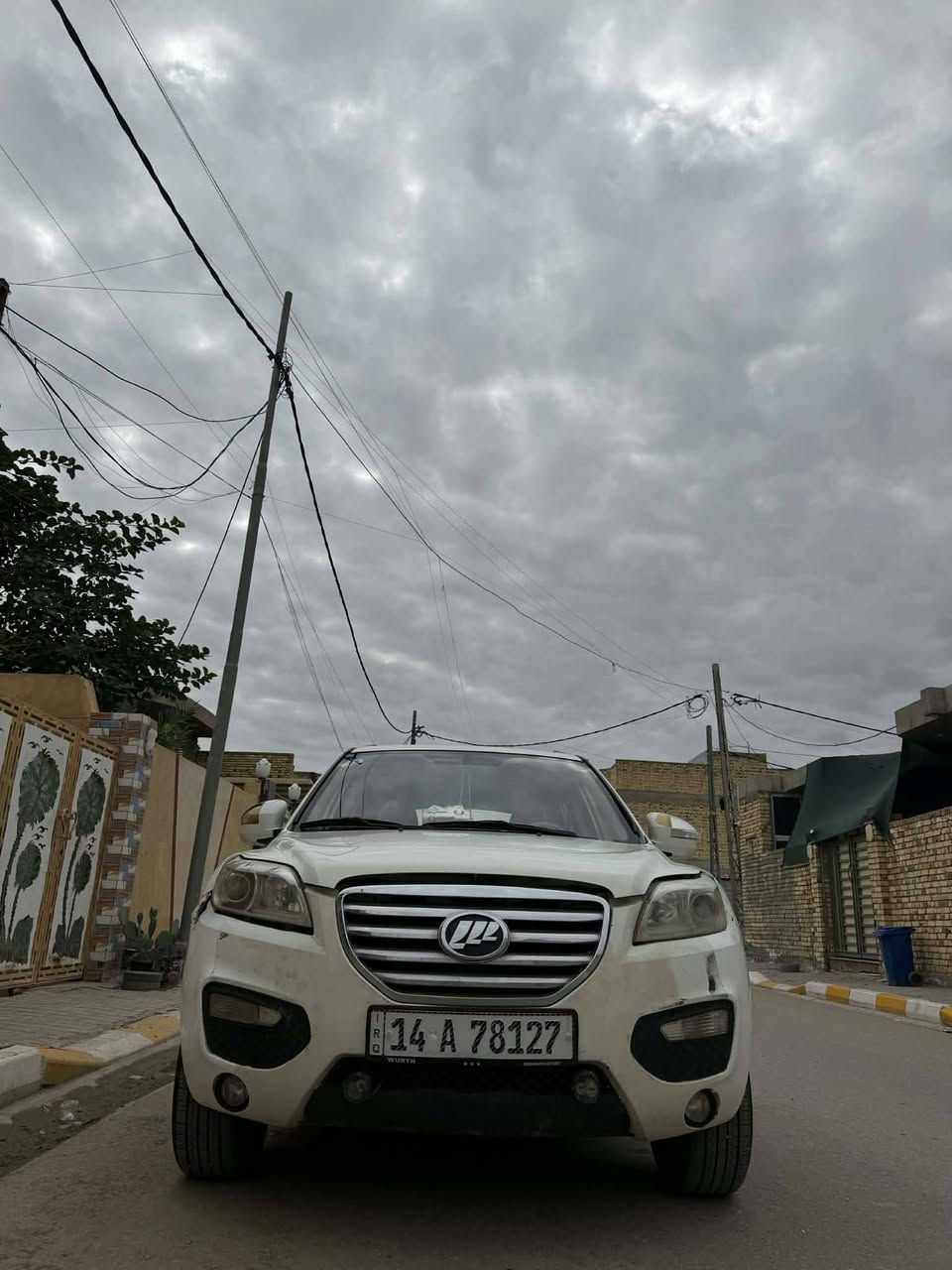 السلام عليكم 
ليفانx60 موديل 16 كير اوتماتيك نظيفة تبريد شغال سنوية جديدة رقم جديد رقمها بصرة السيارة باسمنا تحويل مباشر 
عنوانها واسط قضاء الحي السعر 73 وبيها مجال بسيط حك الجية
*********** للاستفسار
