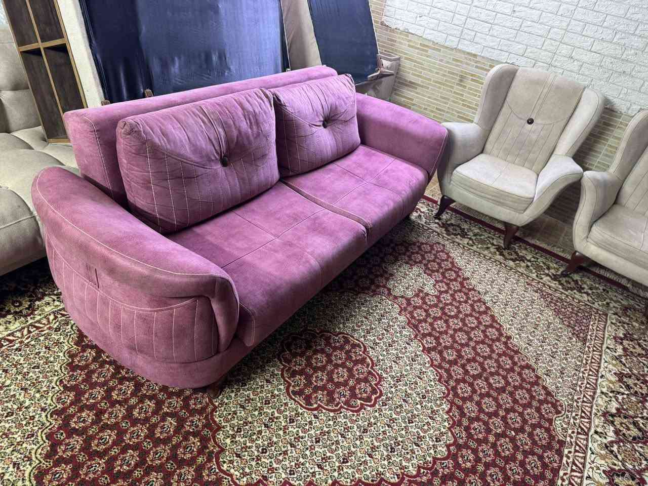 تخم قنفه تركي سرير ومخزن
8 نفرات 

السعر 340الف 

عنوان اربيل بختياري

0750 599 6002
