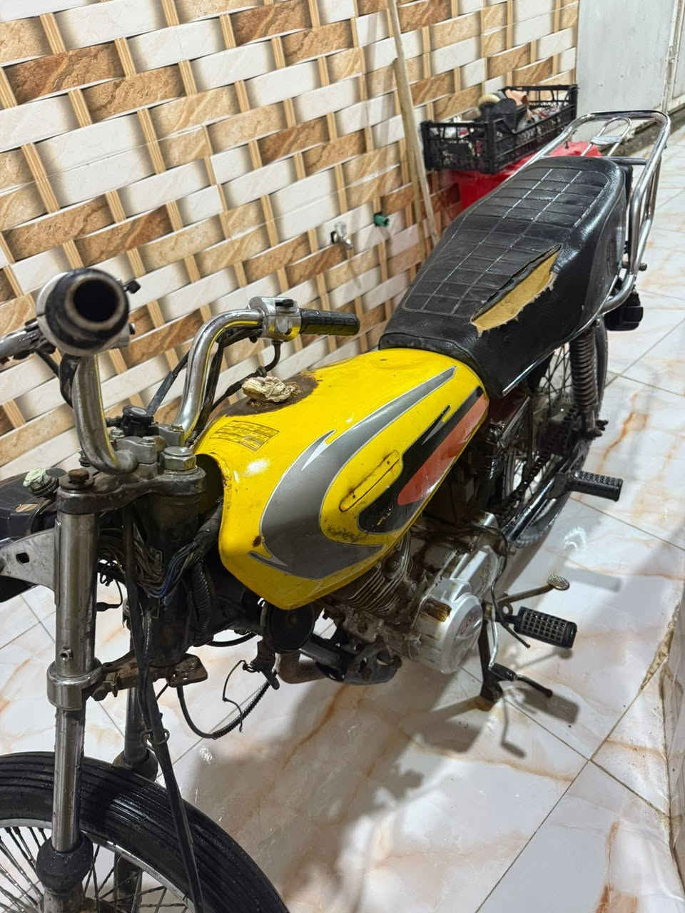 أربعة كير موديل 2021هي ب اسمي بس أوراقها ضاعت مني ابيع بدون اوراق شكلها تعبان بس سريعة وشلعة قوية عوزها لايت وشوية ترتيبات ...
السعر 200 الف وبيه مجال قليل 

*********** 
سكني الطاقة قرب بنزين خانة القادسية
