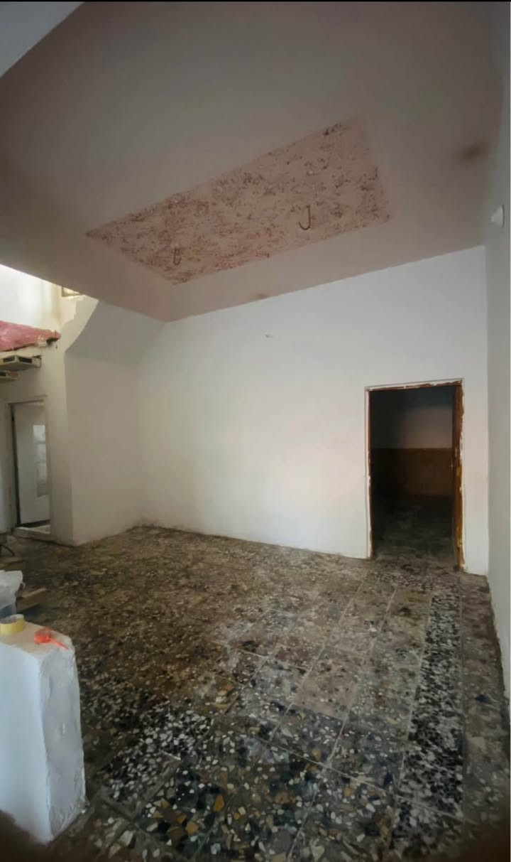 بيت  (للبيع )  100 متر حي ميسان (طابو زراعي سند 25 ) قرب مدرسه العاصمه  يحتوي على غرفه وصاله واستقبال ومطبخ  وصحيات داخليه وخارجيه   
 

للاستسفار ***********
