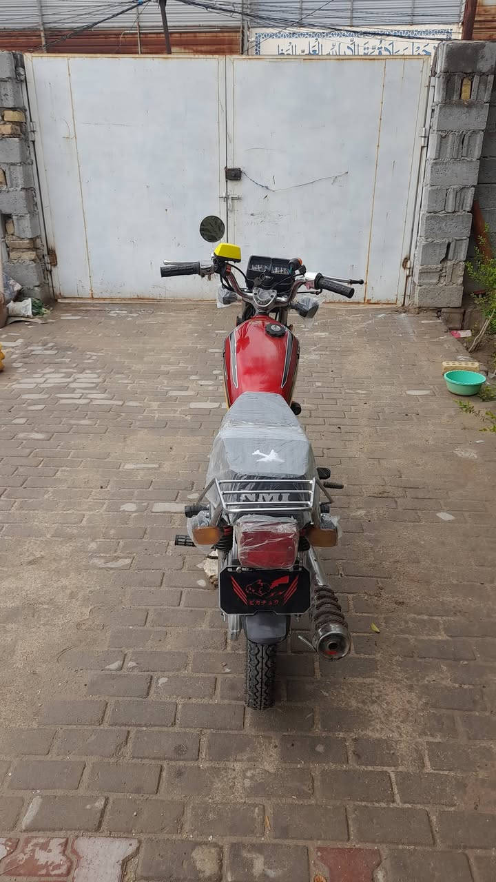 للبيع اربعه كير اوراق شلامجه محرك اخرس شلعه معدل فول كهربائيات شغاله دراجه نضيفه السعر ب٤٢٥ وبيهة مجال حك الجيه  المكان كربلاء شارع بغداد قرب سيد الوصياء عمود١٢٨ لستفسار على الرقم ***********
