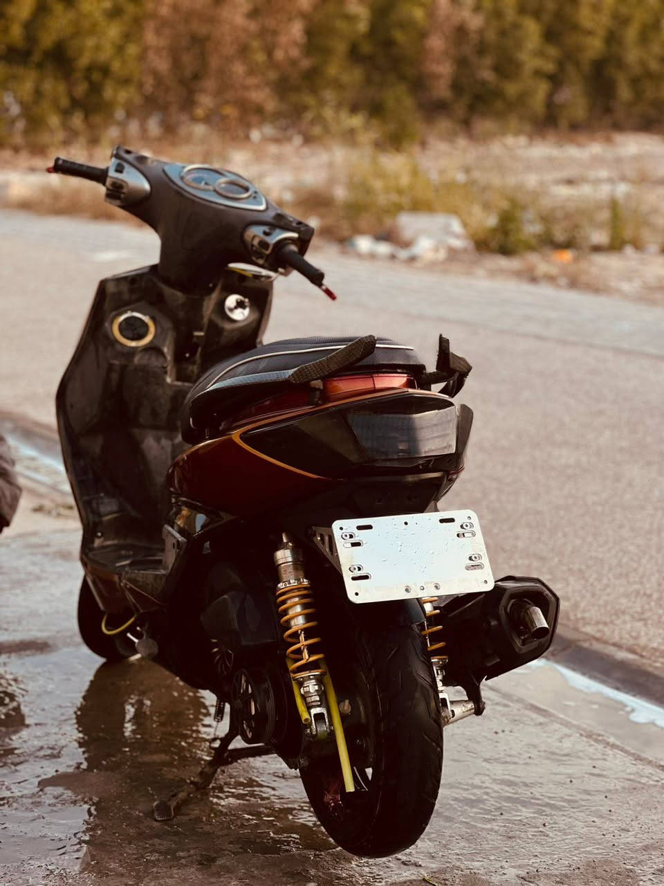 السلام عليكم دراجه سكنس فحل مزوده للبيع او مراوس بأدرس حديث حسب القناعه دراجه مزوده من الطول للطول تخبل شلعه ومعدل مكينتها 59 كور WF كلشي شغال بيها
صدر امامي NCY
صدر خلفي رياضي
سبايدر اربع ولفات 
قاعدة رقم اصليه ستيل
كلجات رياضي DY
صالنصه صجميه بلاديه 
راديتر دهن NCY اصلي 
كشن 4 ولفات 
اشاير وبكل لايت مزود
سلف رياضي 
كابريتر رياضي Ko
قبق فلاوين رياضي RPM
يدات بريك رياضي 
ملقط رياضي 
فراك بريك رياضي 
ستان صفح رياضي اصلي 
قباقة كور NCY
قمجي سكليتر رياضي 
الدراجه حته براغيها مزوده 
 سعرها ايخبل 
مكان كوت / الخاجيه / شارع 40 
*********** 
الميشتري لا ايتعبني فدوه
