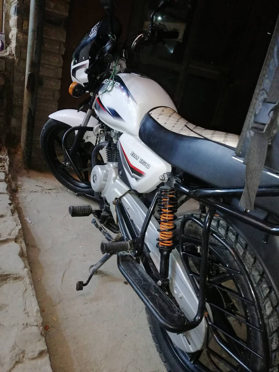 دراجه بوكسر موديل 23 جديده اي نقص مابيها رقمها ديالى شرط تحويل ثاني يوم سعر مليونين  ونص قفل
رقم ***********
