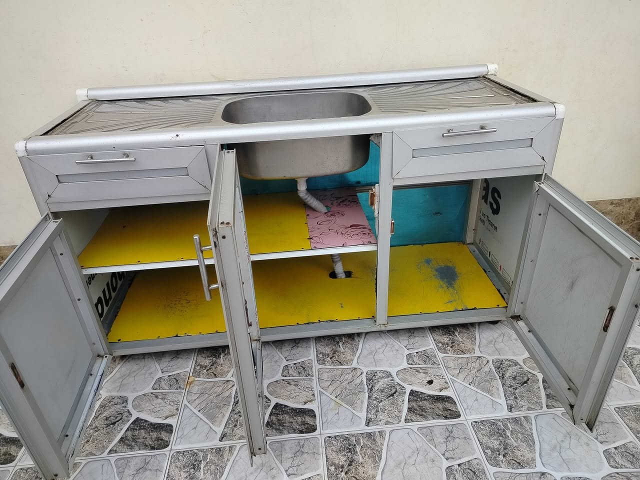 سنك لبيع حوض غميج سعر 75 رقم وتساب *********** لعنوان باب درب
