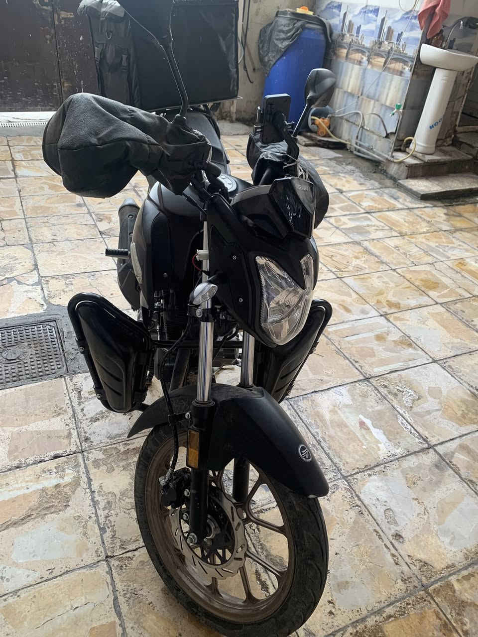 دراجه اركي البيع مرقم رقم أربيل 
تحويل ثاني يوم دراجه جديده 
بعدهه لوك ولله سعرهه مليونين ٤٠٠
بيهه مجال 
بغداد عنوني كرخ


**إذا كنت صاحب هذا الإعلان وتريد حذفه لأي سبب، رجاءا أرسل رسالة إلى الدعم الفني**