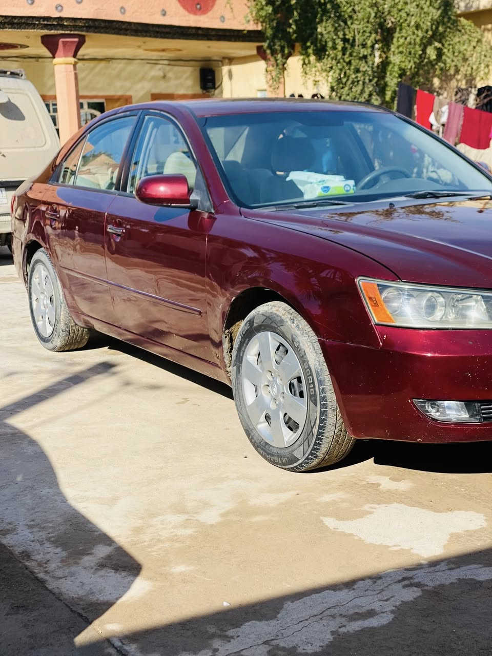 السلام عليكم للبيع سوناتا موديل 2008 رقم بغداد مشروع وطني وارد أمريكي سياره كفاله عامه من الضربه والصبغ ضرر خشم الجامرلغ الأمامي فقط لا دواخل ولا أي شي كير ومكينه كفاله مكينه 2400 تحكم ستيرن صدر نضيف تخم تاير جديد دواخل جديده سياره جديده. السعر 110وبيه مجال 
مكان ديالى الخالص 
***********
***********
