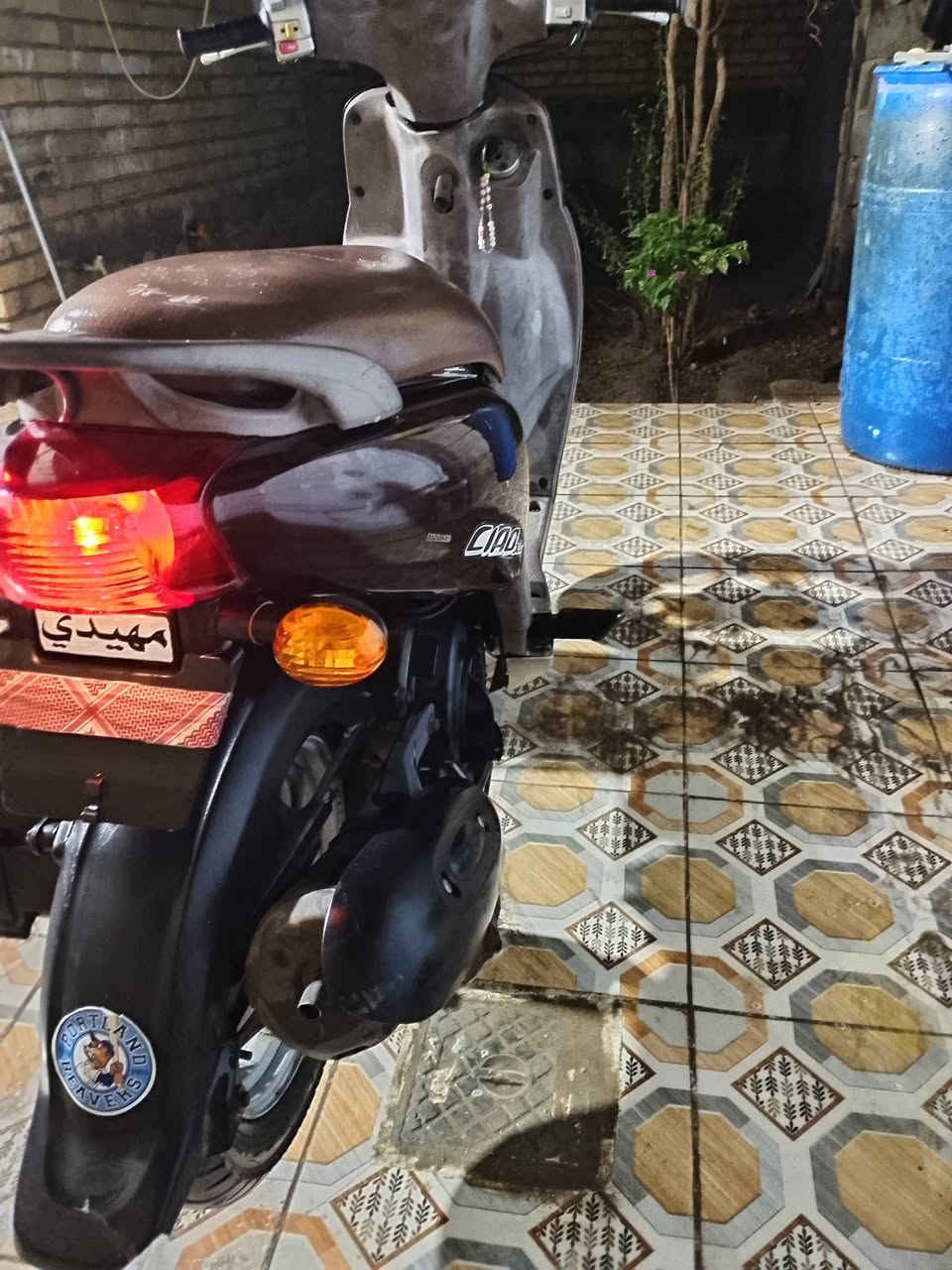 دراجه فله للبيع مال حاويه صار اله 10 طالعه من الحويه وصل المعرض موجود بكينه ناعمه كلش للاستفسار ***********او خاص المكان مسيب
