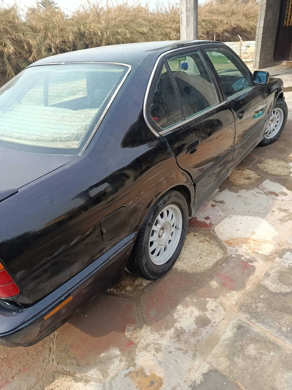 سلام عليكم للبيع بي ام دبليو مفتوح 535 سنويه 30 هزه متصعد بسمي تحويل ثاني يوم مكان  بغداد نقصه بطاين الوره سعر 40 وبيه مجال للاستفسار ***********
