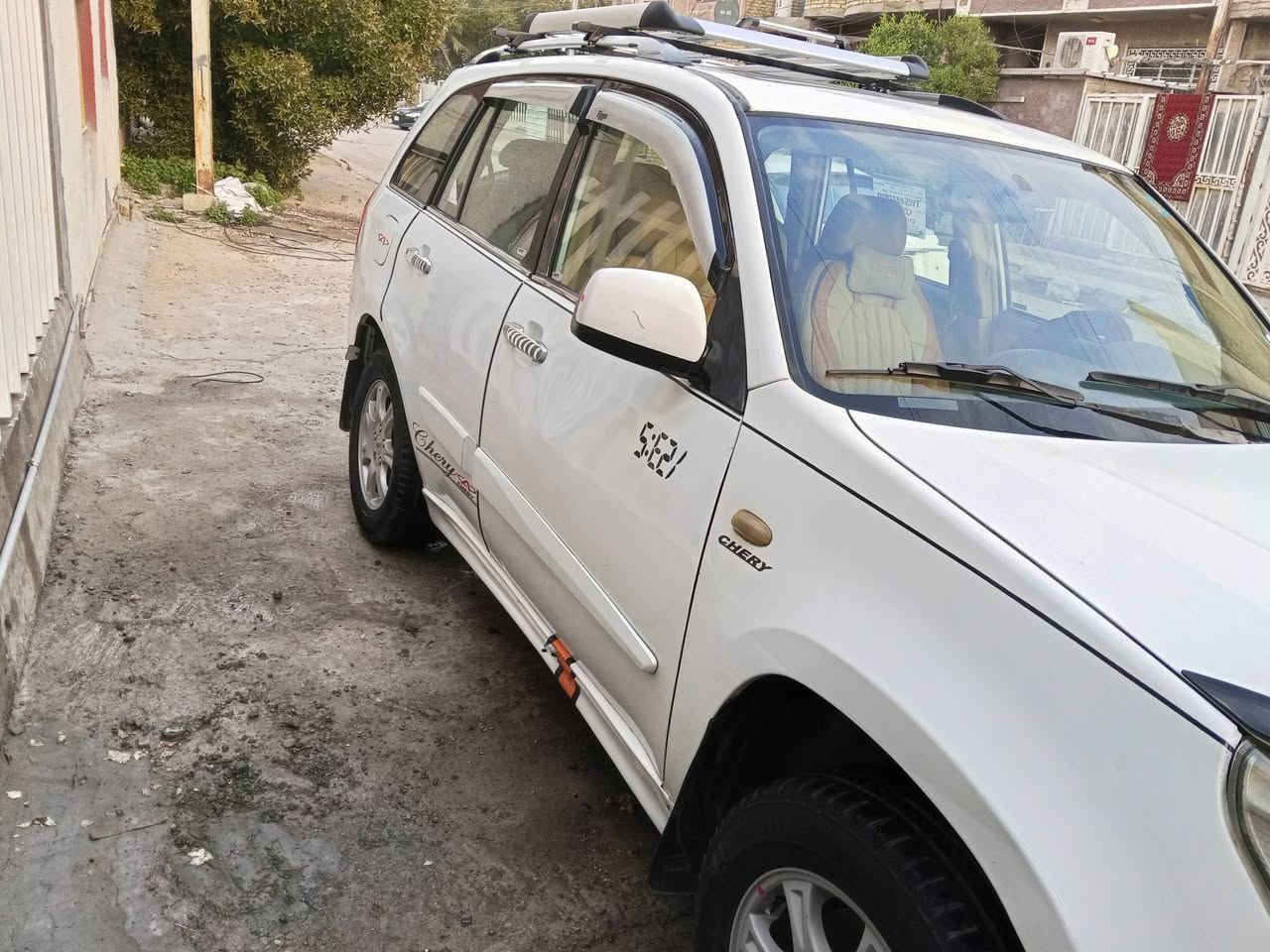 سلام عليكم شيري تيكو موديل 2012 الشكل الجديد بيها صبغ باب وجاملغ جهة الامامي بيها خياسات ب دوسة الامامية محرك جيد ماشية 83 الف سنوية لغاية ل27 وسيارة بأسمي السعر 49 وبيها مجال حك الجية العنوان بغداد الشعب الرقم الهاتف  ***********
