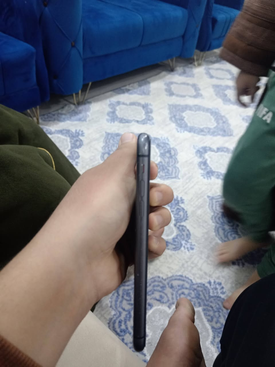 السلام عليكم  ايفون 11  عاد  شريحه واحده ذاكره64 كامره كلش حلوه  الجهاز نضيف  السعر 250بي مجال شي قليل   الرقم  ***********
