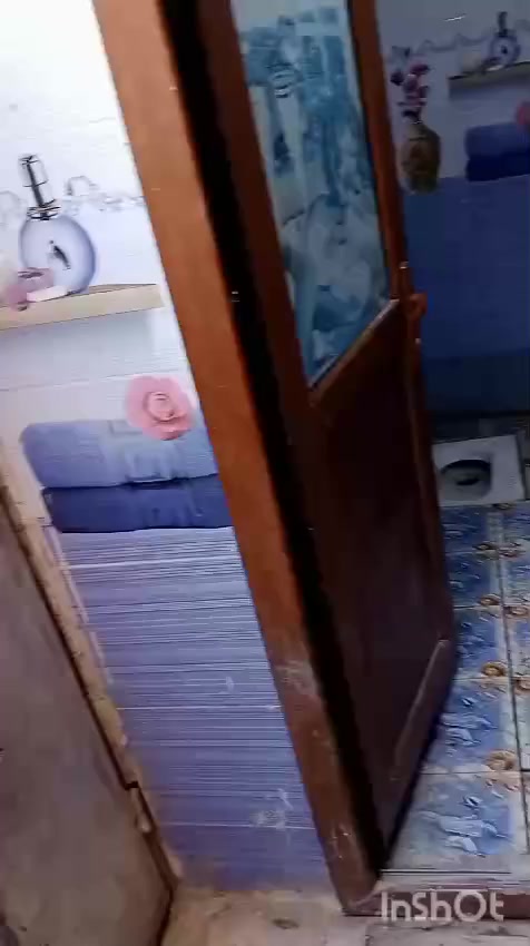 يا الله يوجد لدينا بيت مساحه ٦٠ متر طابق ونص نص البيت حلو مرتب يعني السعر اب ٤٠ مليون بل اقصاد مقدمه ٢٠ مليون او كل شهر ٥٠٠ الف 
طابو سند ٢٥ تحويل قرار محكمة  التواصل معي واتساب فقط ***********
