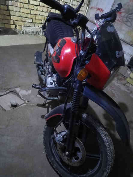 السلام عليكم 
دراجة بوكسر موديل 2021
نازلة بال 2022/1/10
مجفتة شركة دراجة ناعمة كلش وحلوة  دهن كله امزويل 
بأسمي تحويل مباشر 
سعرها مليونين وبيها مجال بسيط 
غير متواجد خاص 
فقط اتصال 
***********
