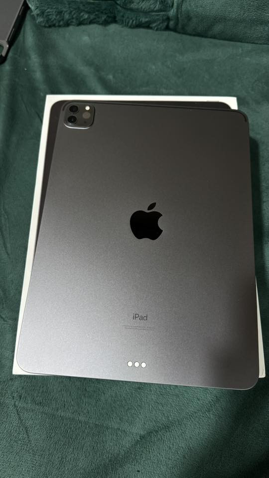 ايباد برو m1 ذاكرة 256
الايباد اخو الجديد استعمال بسيط دراسه فقط 
شخط مابي اخو الجديد ذاكرة 256 كيكا
كامل ملحقاته موجوده ويا
مكان كربلاء 
***********
