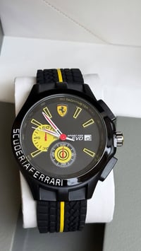 ساعات • توصيل